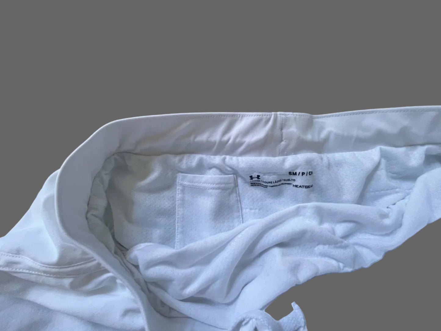 Under Armour HeatGear Loose Shorts – Size Small