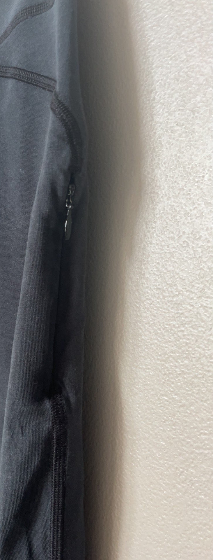 Mountain Hardwear Capris - Zip Pocket Detail