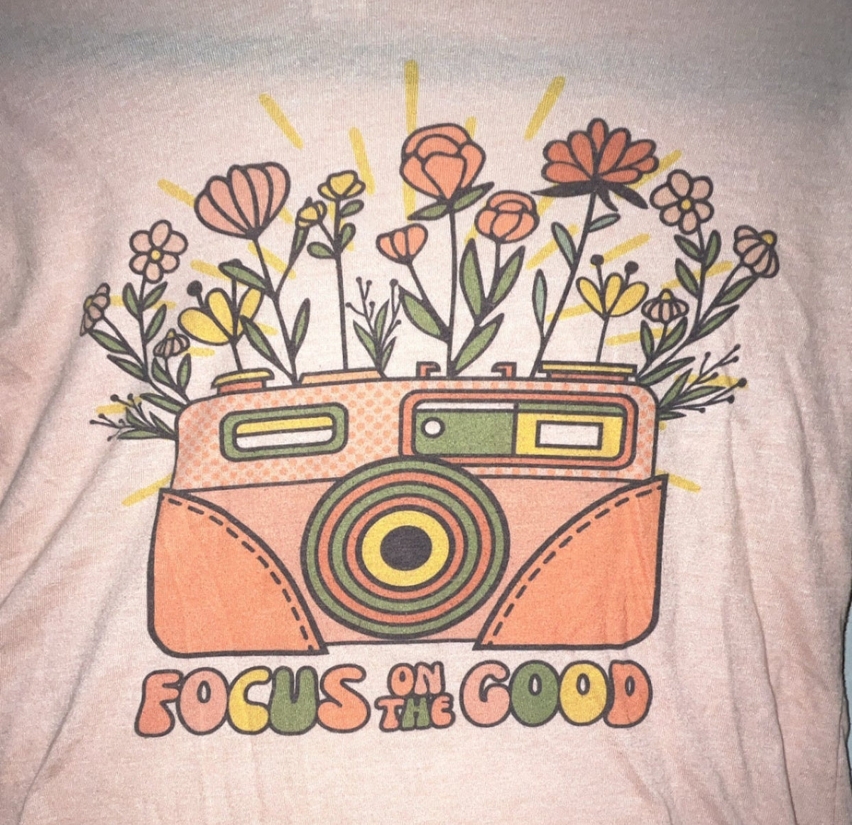 Focus on the Good Graphic Tee - Retro Camera Floral Graphic Detail