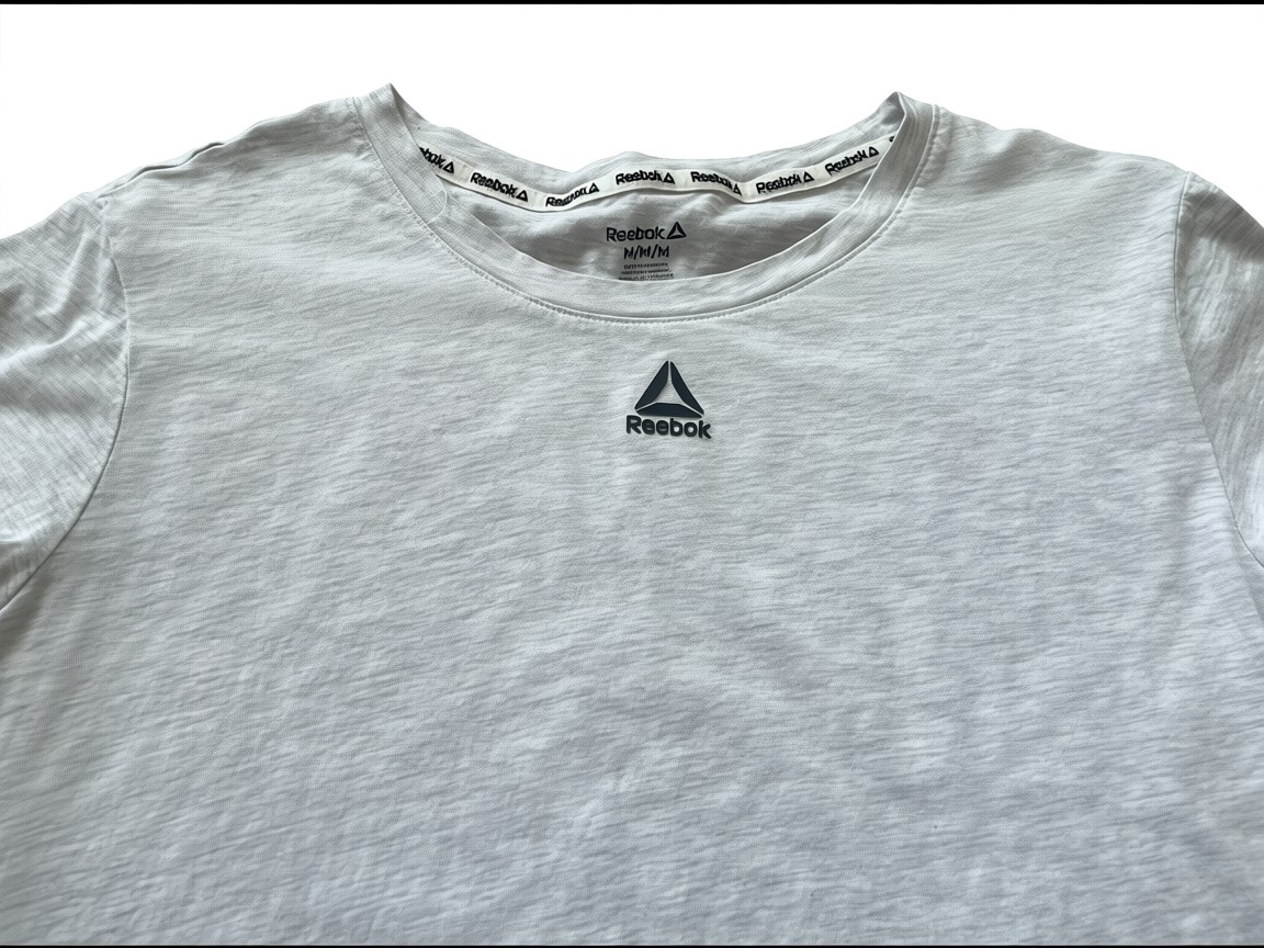 Reebok Tee & Shorts Set – White/Light Grey – Size M