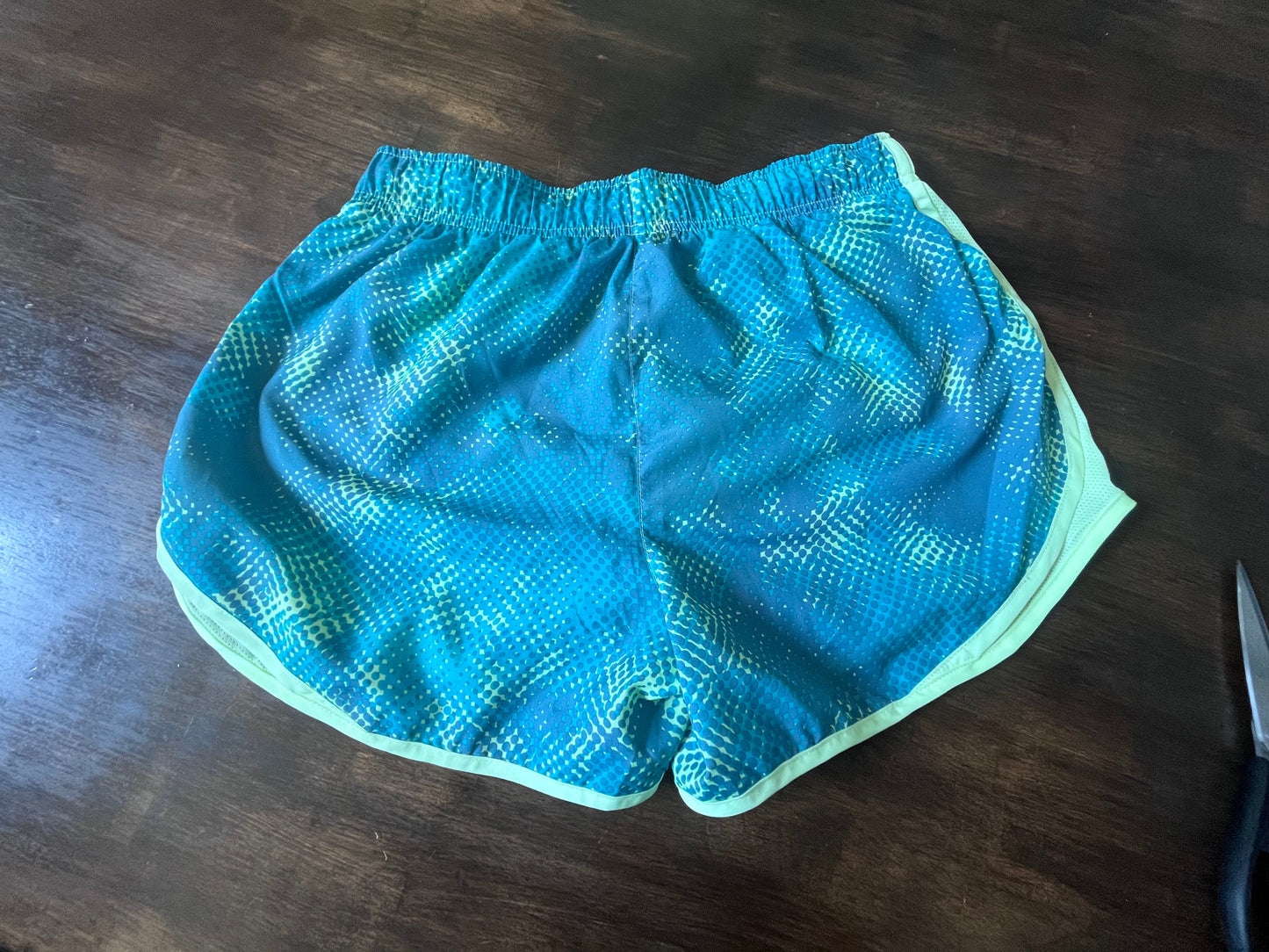 Nike Tempo Dri-FIT Running Shorts – Teal/Neon – Size Medium
