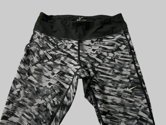 Nike Dri-FIT Capri Leggings – Size Small
